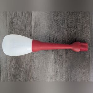 Pampered Chef Basting Bottle with Silicone Brush